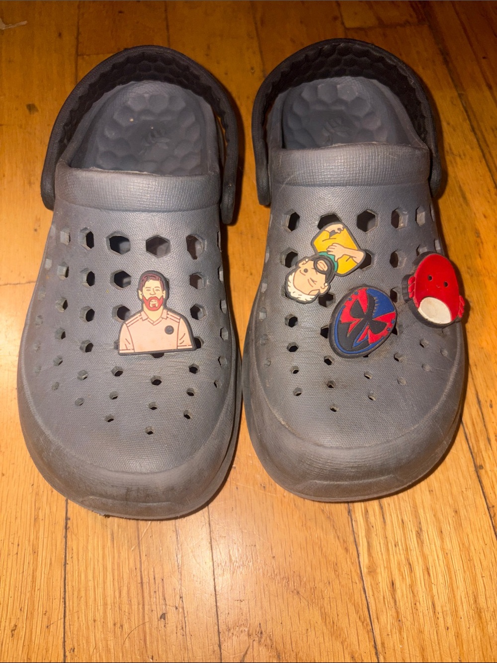 Kids Gray Slip-On with Fun Charms sz 1